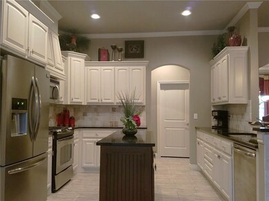 19517 Fieldshire Dr, Edmond, OK 73012 - photo 4