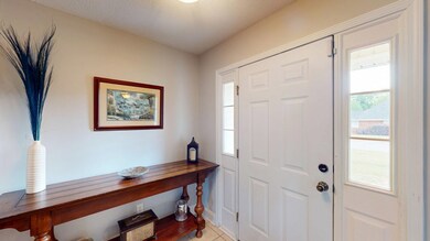Foyer Out