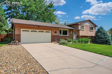 Low maintenance stucco and brick exterior!