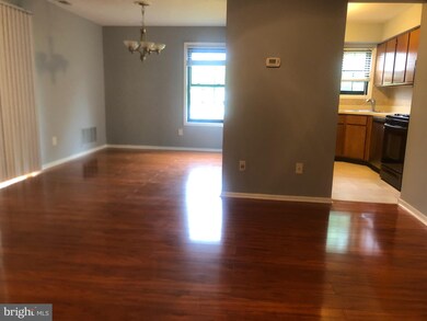 240 Wyndham Place, Trenton, NJ 08691 - photo 6