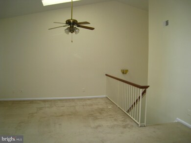 12899 Grays Pointe Rd unit C, Fairfax, VA 22033 - photo 3