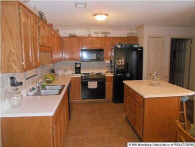 5726 Michaelson Dr, Olive Branch, MS 38654 - photo 3