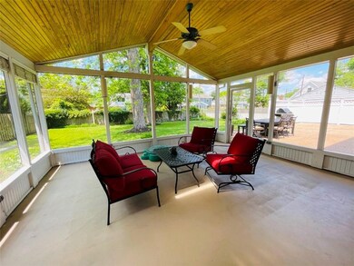 2604 California St, Columbus, IN 47201 - photo 2