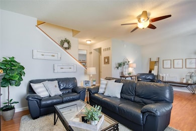 Nice Open Floor Plan, Laminate Flooring, 9 Ft. Cei