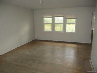 LIVING ROOM WITH HARDWOOD FLOORS
