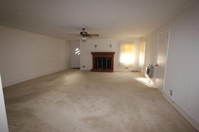 510 N Garden Ave, Siler City, NC 27344 - photo 2