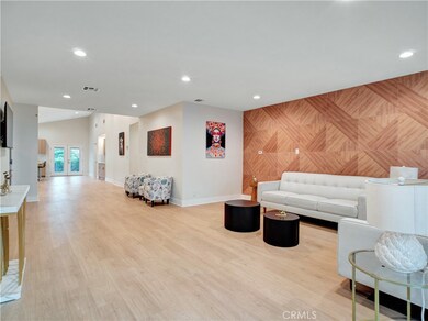 17961 Martha St, Encino, CA 91316 - photo 3