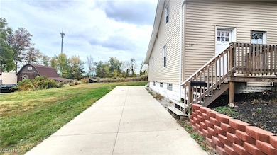 1457 E 289th St, Wickliffe, OH 44092 - photo 4