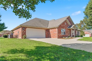 8464 Hunters Trace, Sellersburg, IN 47172 - photo 3