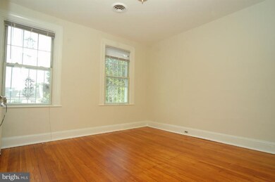 3618 Yolando Rd, Baltimore, MD 21218 - photo 5