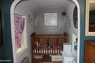 121 Elberon Ave, Pittsfield, MA 01201 - photo 3