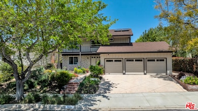 Three Car Garage