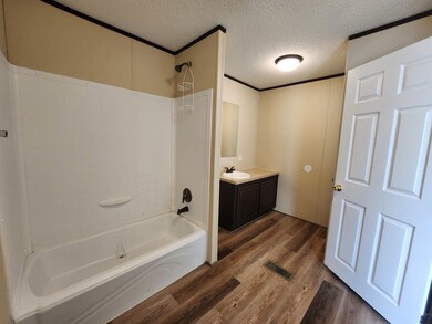 641 W Walnut St unit 41, Oglesby, IL 61348 - photo 7