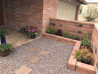 COURTYARD FLOWERBED