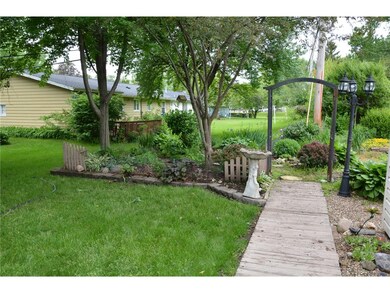 3216 Sue Ln NW, Cedar Rapids, IA 52405 - photo 3