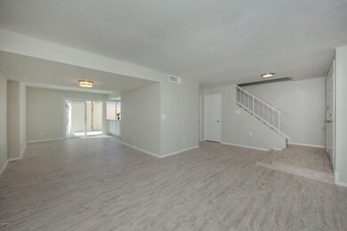 4628N19thave002