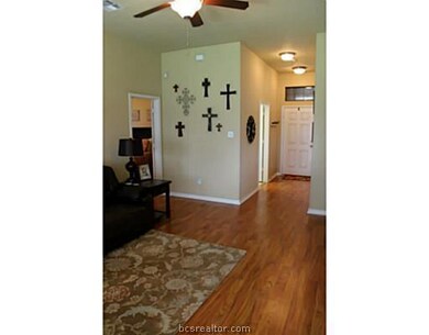 Entry/Foyer.