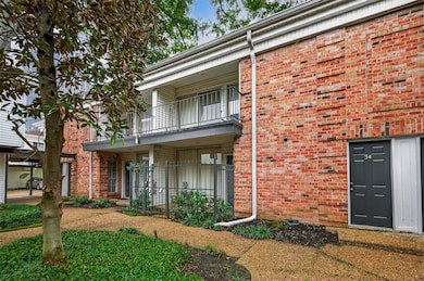 3400 Timmons Ln unit 31, Houston, TX 77027 - photo 5