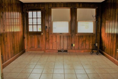 579  - 581 Fuller, Ludlow, MA 01056 - photo 4