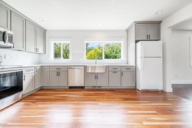 702 Pittview Ave, Central Point, OR 97502 - photo 7