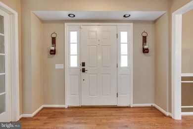 11234 Minstrel Tune Dr, Germantown, MD 20876 - photo 5