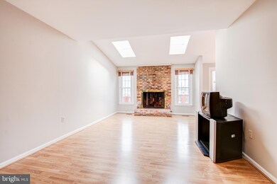 12253 Tildenwood Dr, Rockville, MD 20852 - photo 6