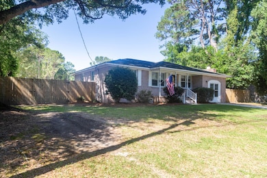 1261 Hampshire Rd, Charleston, SC 29412 - photo 4