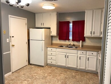 8917 E 1210th Rd, Effingham, IL 62401 - photo 4