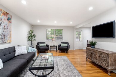 63 Linden St unit 3, Wellesley, MA 02482 - photo 6