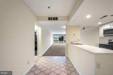 1967 Superfine Ln unit 87, Wilmington, DE 19802 - photo 2