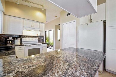 03_2202ParksidePl_177001_Kitchen_LowRes
