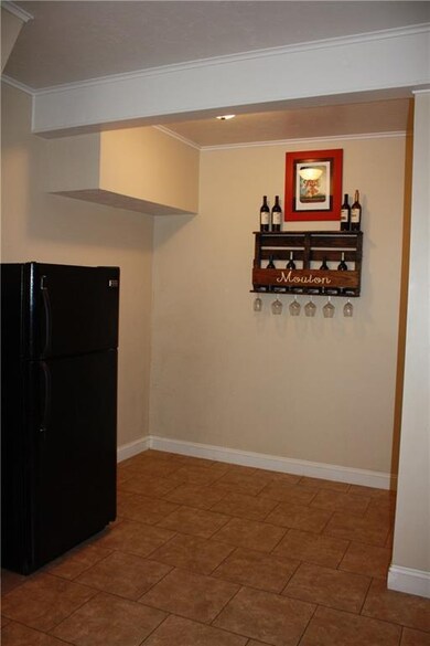 Breakfast table nook in kitchen