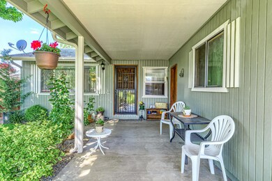 1124 SW Ballinger Dr, Grants Pass, OR 97526 - photo 2