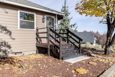 41-web-or-mls-940 NE Purcell Blvd-41