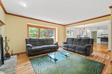 630 Maple Ct unit 2, Elburn, IL 60119 - photo 5