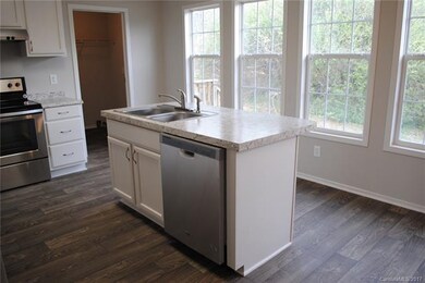 514 Sylvia St, Statesville, NC 28677 - photo 4