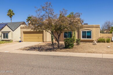 1032 E Wickieup Ln, Phoenix, AZ 85024 - photo 2