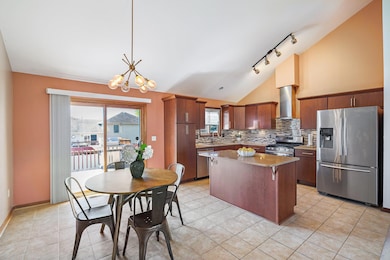 1249 Creekview Dr, Crown Point, IN 46307 - photo 5