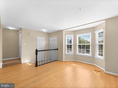 1374 Walkabout Ct, Sykesville, MD 21784 - photo 5