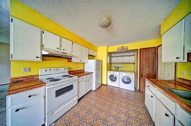 510 E 1st St, West Liberty, IA 52776 - photo 5