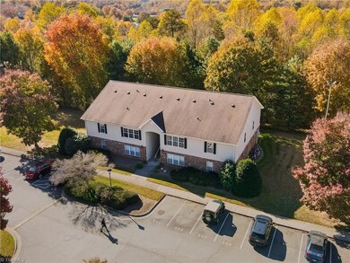 1905 Crest Hollow Dr unit 101, Winston Salem, NC 27127 - photo 2