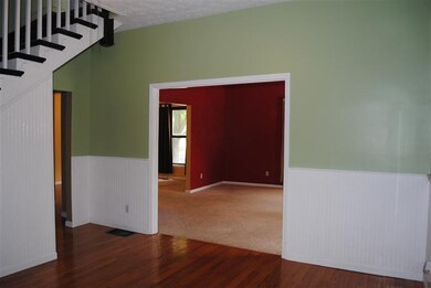 327 Steele St, Frankfort, KY 40601 - photo 4