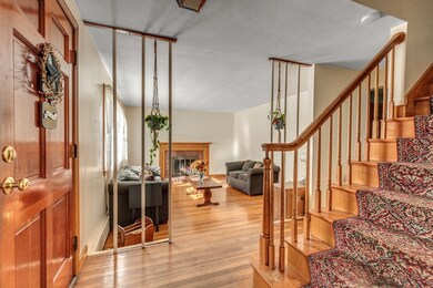 15 Utica St, Woburn, MA 01801 - photo 7