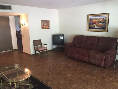 9888 W Spanish Moss Ct, Sun City, AZ 85373 - photo 5