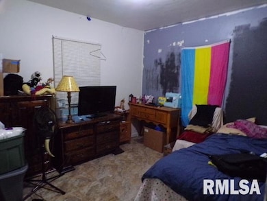 1112 Warren St, Davenport, IA 52804 - photo 3