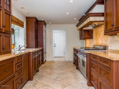 6151 Woodlake -Kitchen 1