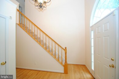 2881 Chevoit Hill Ct, Woodbridge, VA 22191 - photo 3