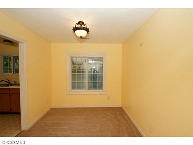 Dining Room - New carpet and lighting with dimmer 
