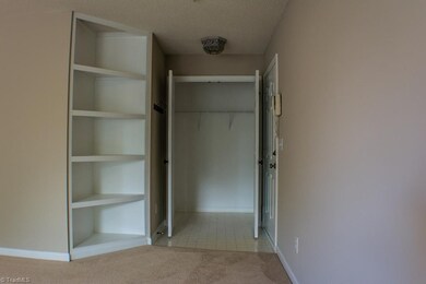 624 Ivy Glen Dr unit 624, Winston Salem, NC 27127 - photo 4