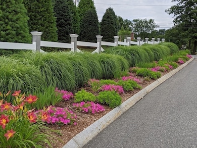 49 Fields Dr unit 49, East Longmeadow, MA 01028 - photo 2